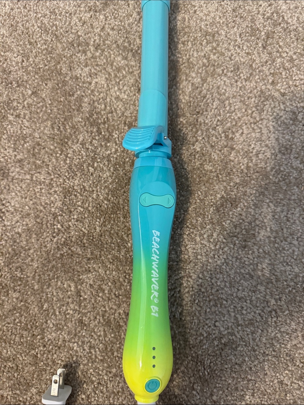 The Beachwaver Co. Turquoise to Lime Gradient Curling Iron